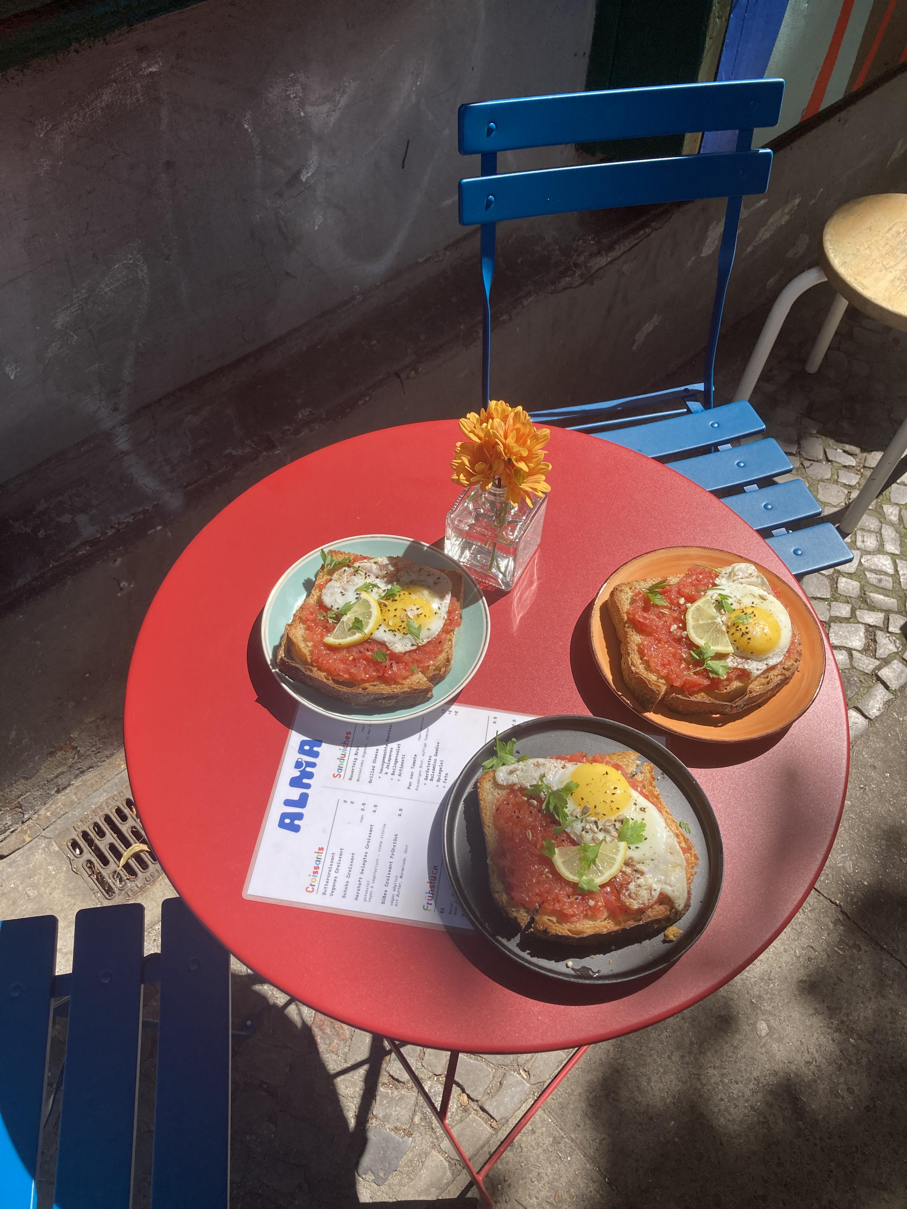 Fresh food and brunch plate at Café Alma Berlin